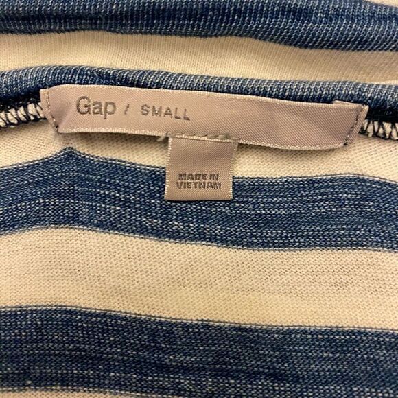Gap V-Neck Blue and White Striped Top with 3/4 length sleeves and silver‎ accent - Picture 8 of 11